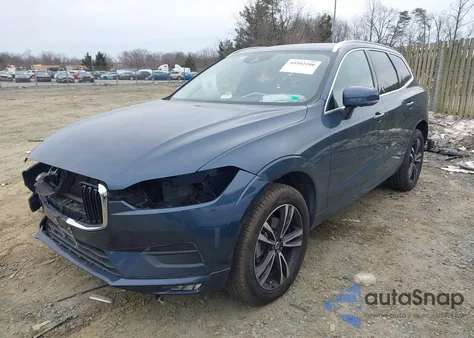 2021 Volvo Xc60 T5 Momentum z USA, uszkodzony, nr VIN YV4102RK6M1861653